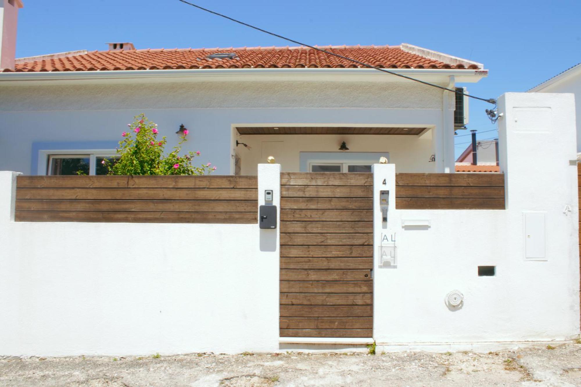 Vila Vale Guest House - Surf & Yoga Charneca  Exteriér fotografie
